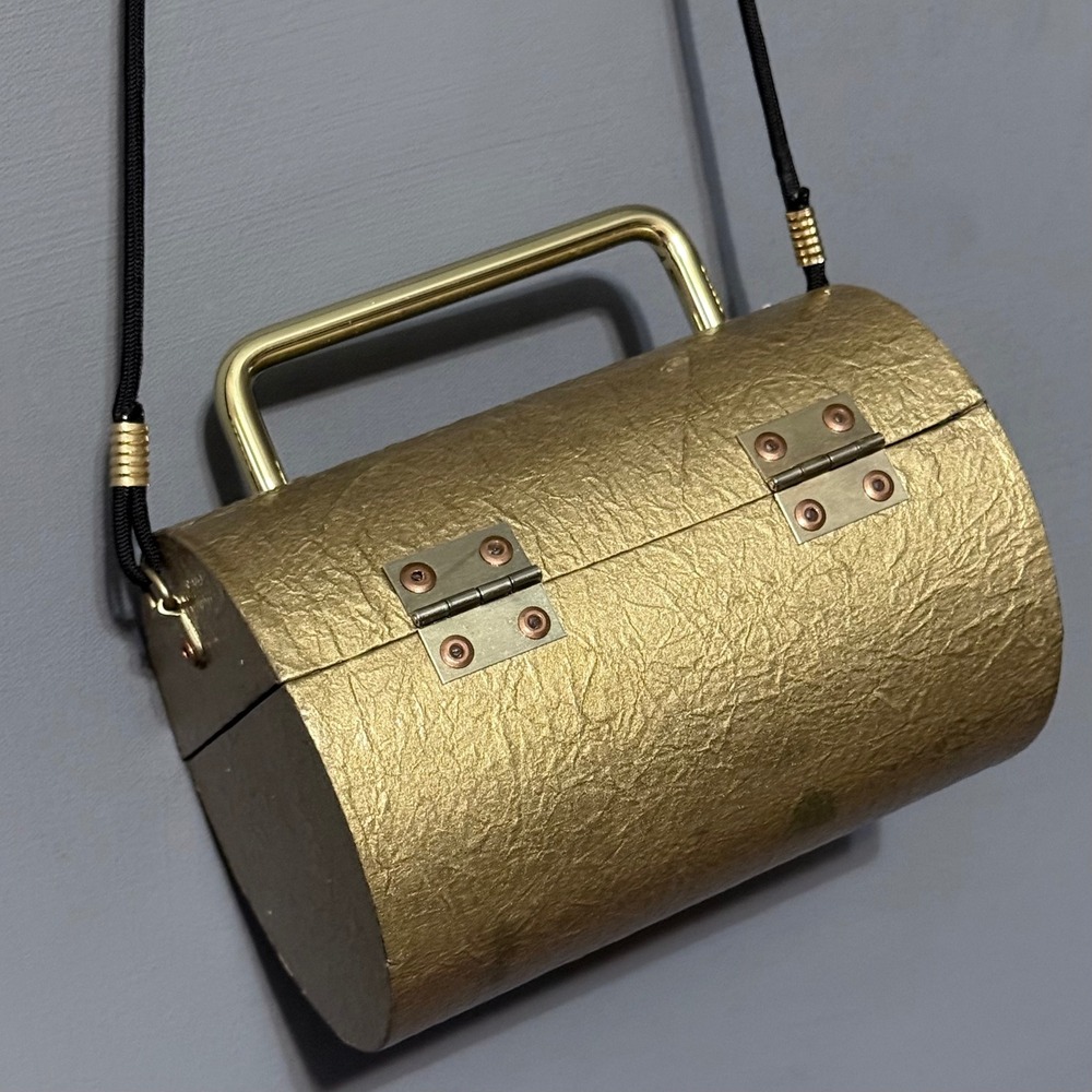 Unique Signed Hardsided Gold Crossbody Bag Metal Clasp Mirror Mini Small Retro - Picture 3 of 7